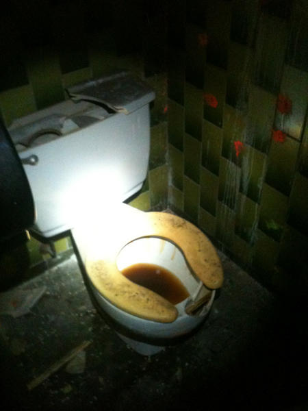 Cartel toilet... Something out of a SAW movie